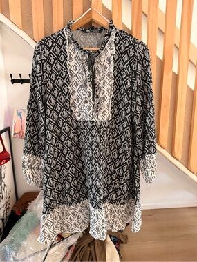 Zara Black & White Printed Women's Tunic